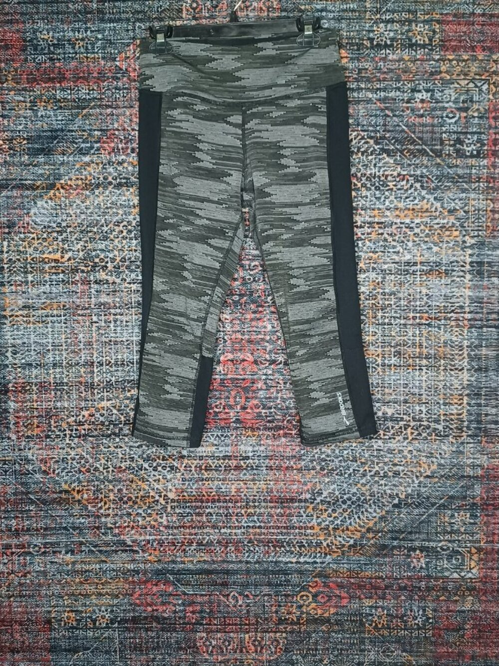 Brooks womens gray an black digital striped capri running leggings M